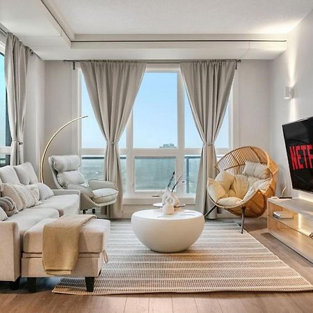 Upscale Penthouse Stay With Mountain & City Views, Free Parking, Bbq Grill, Office Space & More YYC Eksteriør bilde