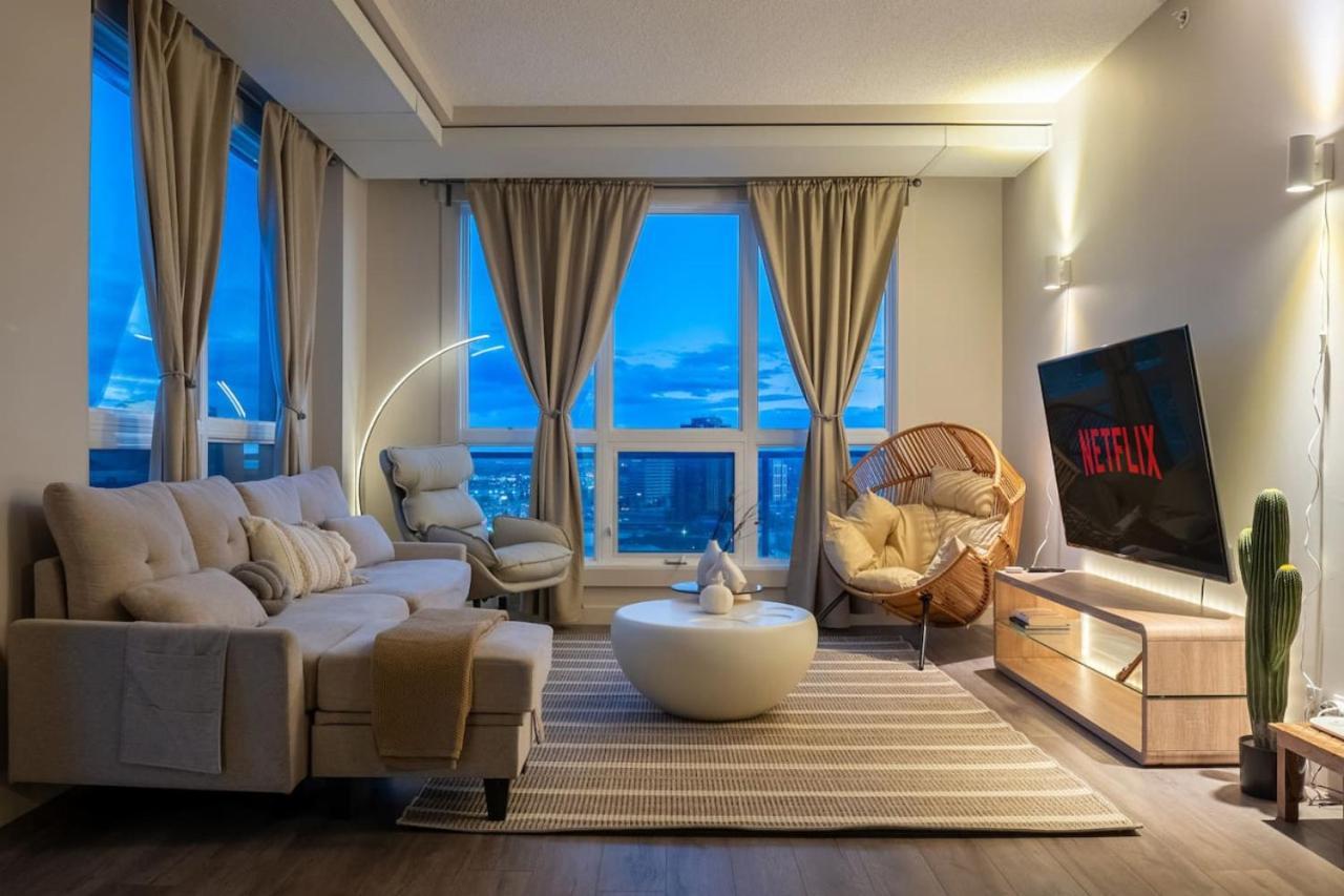 Upscale Penthouse Stay With Mountain & City Views, Free Parking, Bbq Grill, Office Space & More YYC Eksteriør bilde