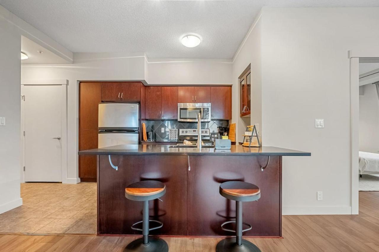 Upscale Penthouse Stay With Mountain & City Views, Free Parking, Bbq Grill, Office Space & More YYC Eksteriør bilde