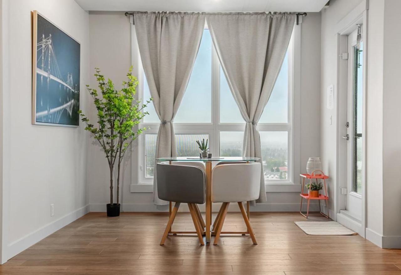 Upscale Penthouse Stay With Mountain & City Views, Free Parking, Bbq Grill, Office Space & More YYC Eksteriør bilde