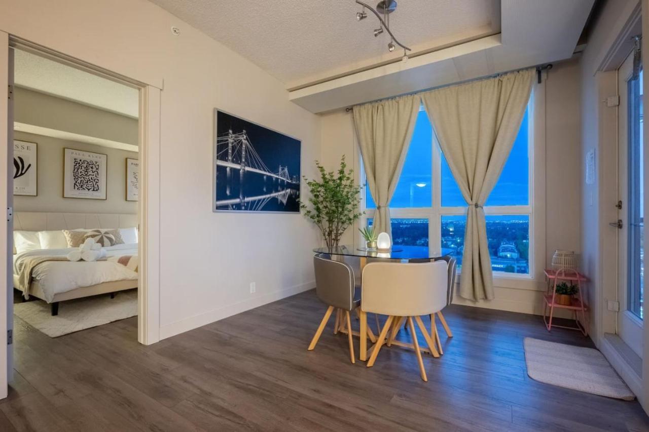 Upscale Penthouse Stay With Mountain & City Views, Free Parking, Bbq Grill, Office Space & More YYC Eksteriør bilde