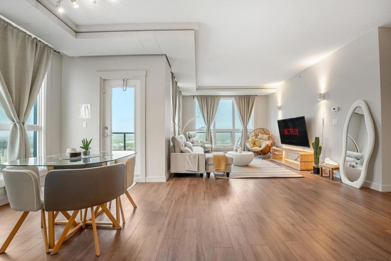 Upscale Penthouse Stay With Mountain & City Views, Free Parking, Bbq Grill, Office Space & More YYC Eksteriør bilde